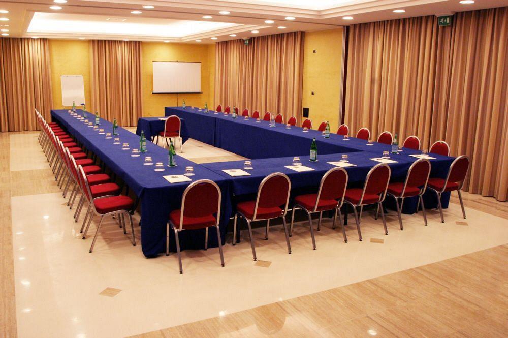 Grand Hotel Паестум Екстериор снимка