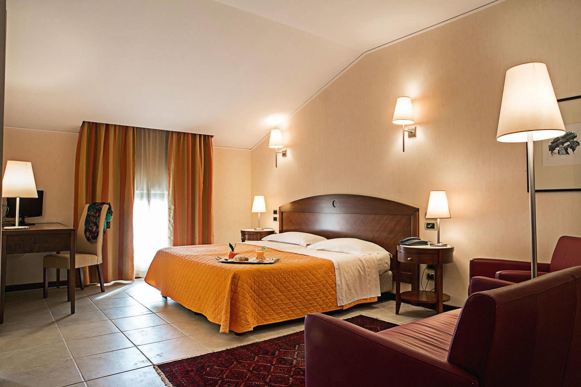 Grand Hotel Паестум Екстериор снимка